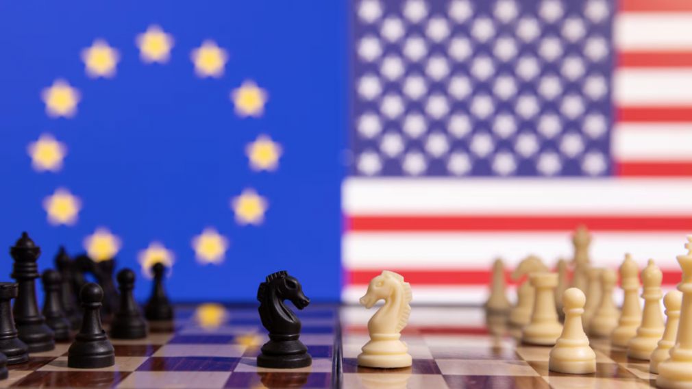 Большинство болгар выражают сомнения по поводу отношений США и ЕС