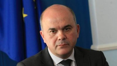 Более 165 тыс. молодых людей нашли работу за последние 4 года