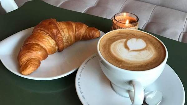 В пловдивском Dea Coffee встречают гостей рисунками на кофе