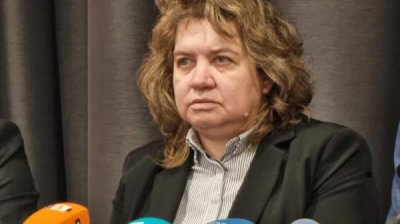 ДСБ требует отставки председателя парламента из-за футболки с рекламой азартных игр