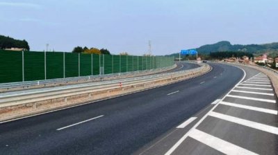 130 км/ч &ndash; максимальная скорость на автомагистралях