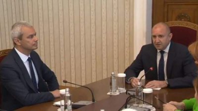 "Возрождение" официально требует от президента референдума о сохранении лева
