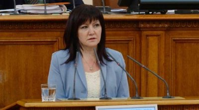Цвета Караянчева &ndash; новый председатель Народного собрания