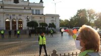 На фоне протестов парламент обсуждает вотум недоверия правительству