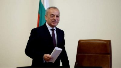 Служебное правительство отчиталось о работе в течение "10 изнурительных месяцев"