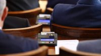 Патовая ситуация в парламенте - депутаты не могут выбрать председателя