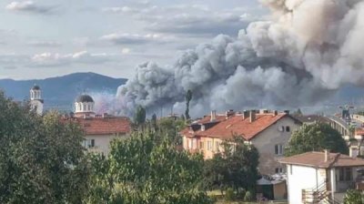 Произошел пожар на складе фейерверков в районе Елин-Пелин в Софийском поле