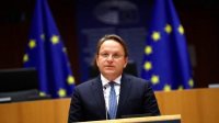 Европейский комиссар по вопросам расширения прибывает в Болгарию