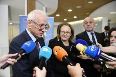 Экстренную помощь по воздуху будут оказывать восемь вертолетов