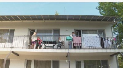 Украинские беженцы должны срочно интегрироваться и освободить базы для отдыха