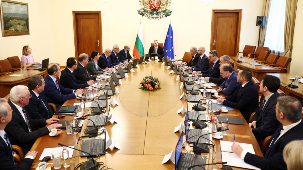 Правительство создает кризисный штаб по контролю за ценами на товары и топливо