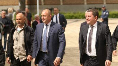 Президент и премьер в заочной &laquo;схватке&raquo; из-за компроматов