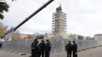 Начинается демонтаж памятника Советской армии