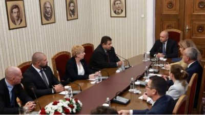 Консультации с президентом закончились, "Величие" хочет программный кабинет