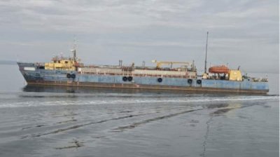 "Танкер-призрак" с украинскими моряками на борту пришвартовался к болгарскому берегу