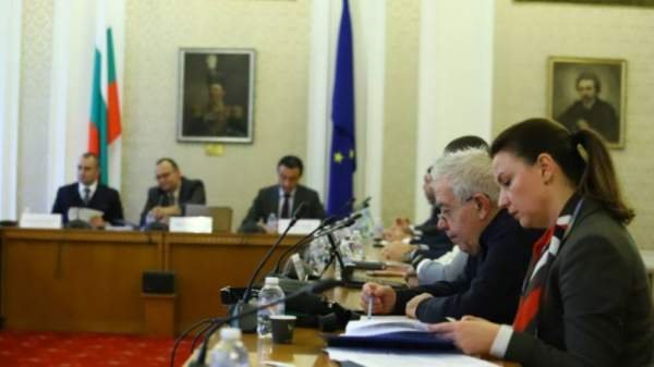 Экономическая комиссия приняла в первом чтении введение государственного надзора за 