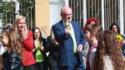Премьер-министр Димитр Главчев: Первый день в школе &ndash; знаменательная дата