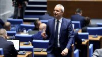 Депутаты обсуждают третий вотум недоверия правительству Желязкова