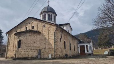 Троянский монастырь передает в дар храму Святой Параскевы-Петки в Трояне частицы святых мощей