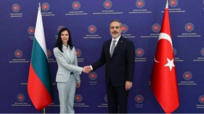 Безопасность и борьбу с незаконной миграцией обсудили Мария Габриэль и Хакан Фидан