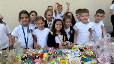 Ученики набрали на благотворительном рынке денежную помощь для пострадавших от пожара в Кочани