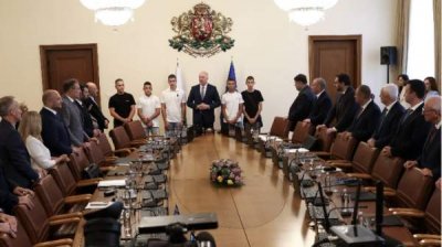 Министры аплодировали добровольцам, тушившим пожар у Сунгурларе