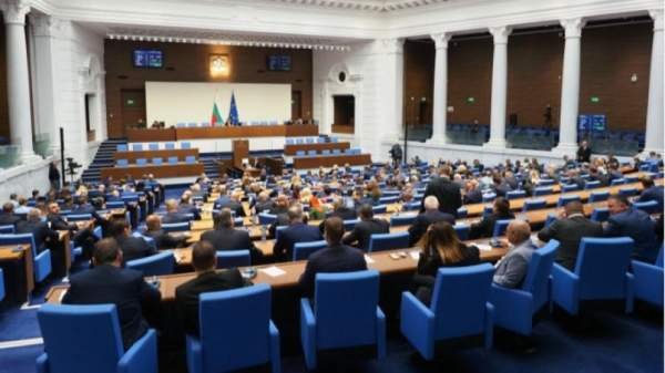 Парламент отменил президентское вето на закон о спецслужбах