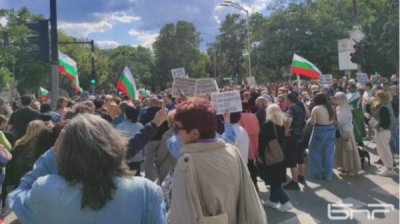 Протесты против евро прошли по всей стране