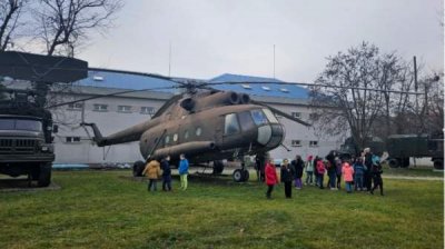Экспонаты в Национальном военно-историческом музее оживают в праздник Болгарской армии