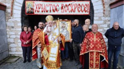 Верующие со всей Болгарии приняли участие в крестном ходе с чудотворной иконой Богородицы