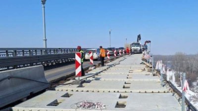 Проезд через мост на Дунае осуществляется в одной полосе, движение в Турцию нормальное