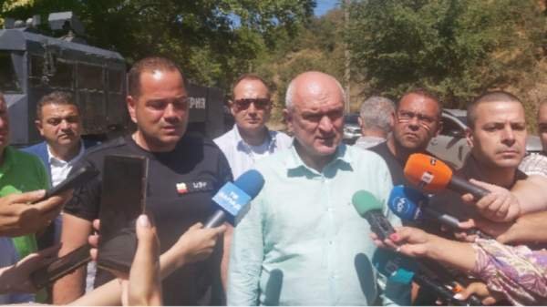 Старое минное поле затрудняет тушение пожара на греко-болгарской границе