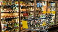 После первоначальной закупки продуктов впрок из-за COVID-19, болгары стали отовариваться реже