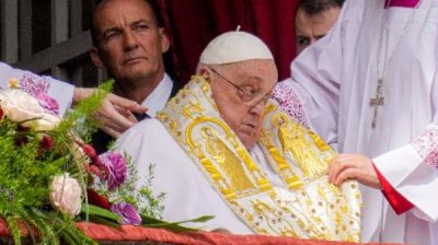 Вчера Папа Франциск появился в омофоре из Болгарии