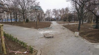 Как продвигается ремонт центра Софии, и кто им /не/доволен?