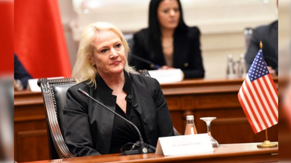 США не намерены становиться посредниками между Скопье и Софией