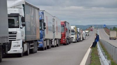 Километровая очередь автофур выстроилась на пограничном пункте &laquo;Дунай мост 2&raquo;