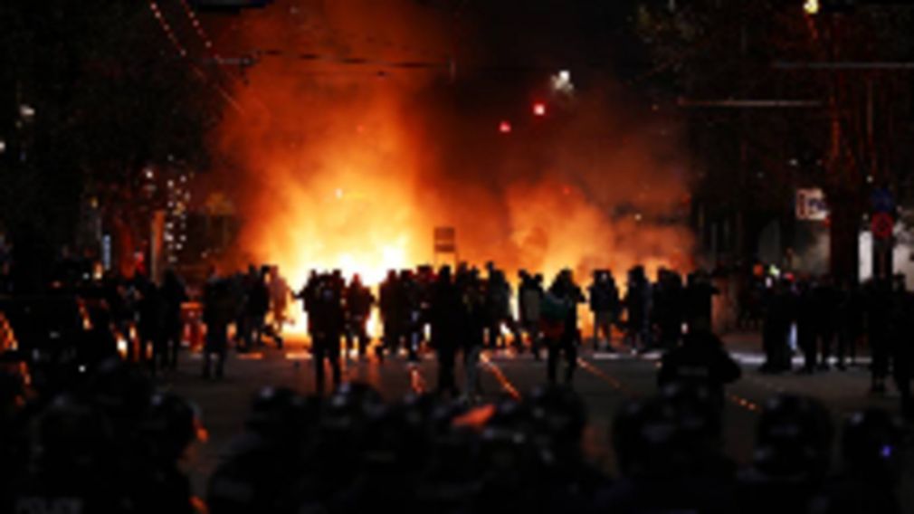 Тысячи протестующих в Софии и стране потребовали положить конец коррупции