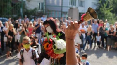 Два лица нового учебного года &ndash; радость для школьников и страх будущего для некоторых родителей