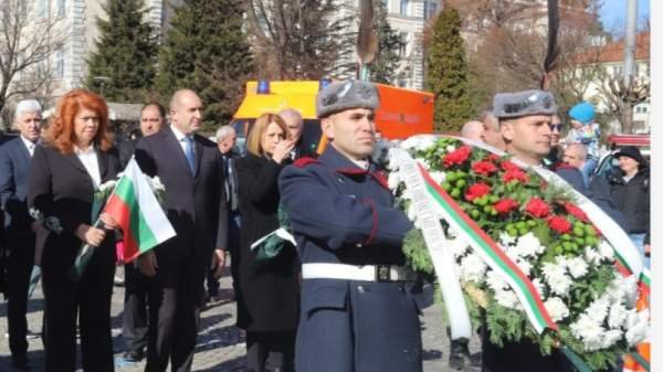 Жители столицы преклонились перед Апостолом свободы