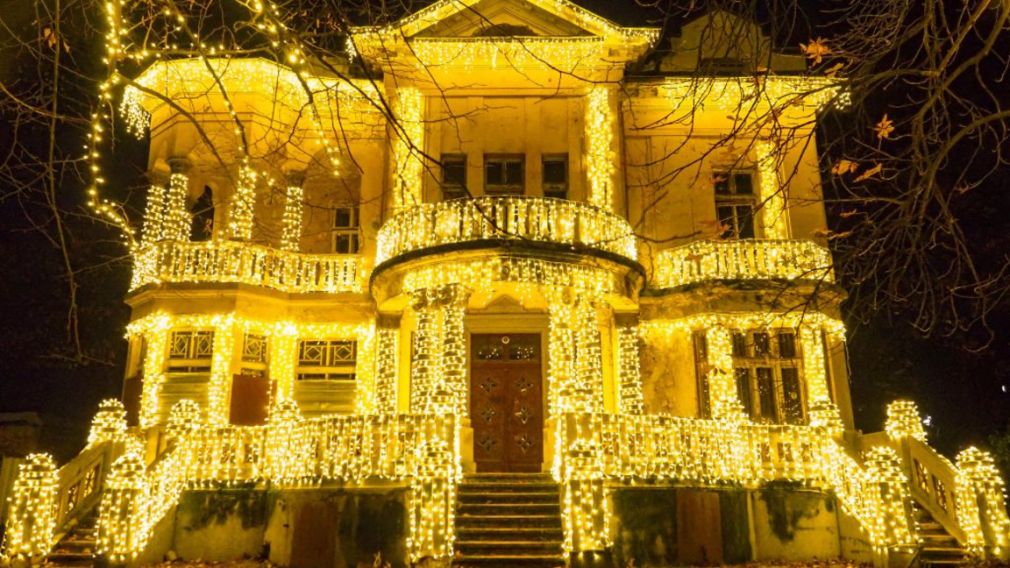 Рождественское сияние и новое начало легендарного &laquo;Дома с клубникой&raquo;