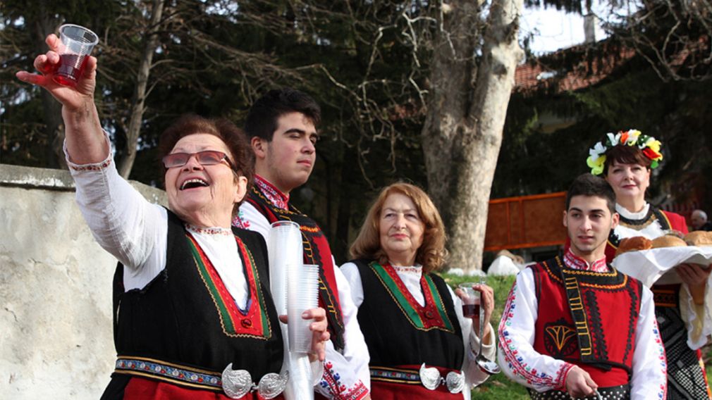 Полынное вино из Змейово оживает на празднике в канун Рожде