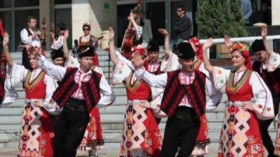 В Стара-Загоре празднуют Пасху песнями и танцами на площади