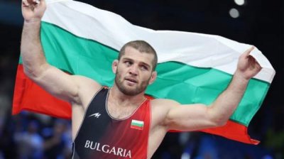 Рамазанов опроверг предположения об отказе от болгарского паспорта