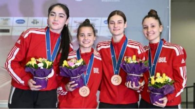 Историческая победа болгарских саблисток-юниорок