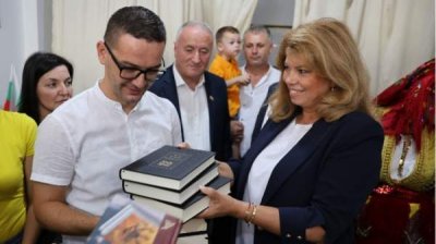 Илияна Йотова:&nbsp;Растет интерес к изучению болгарского языка в Албании