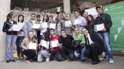 &ldquo;Банки в действии&rdquo; &ndash; школьники входят в роль финансовых директоров виртуальных банков