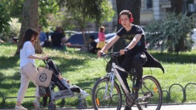 Солнечное и теплое воскресенье