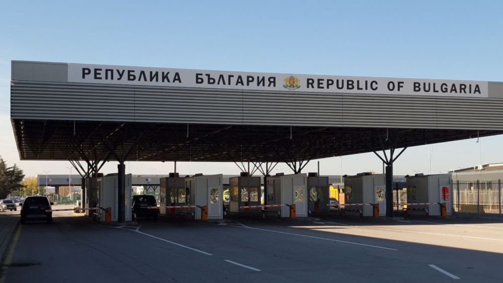 Движение автотранспорта на границах нормальное