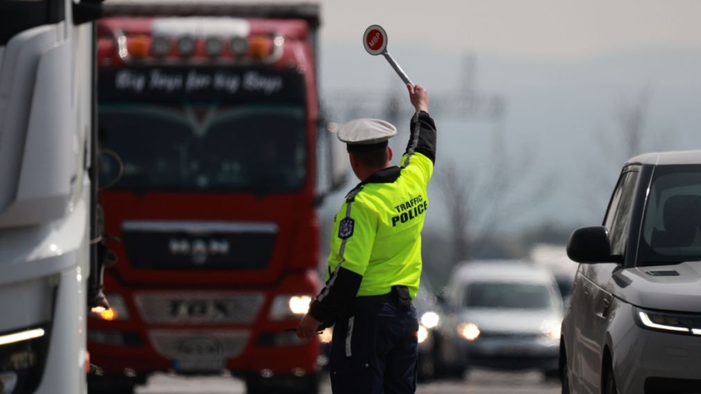 Наблюдается интенсивное движение грузовиков в направлении Турции